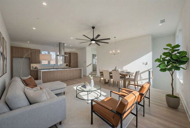 2523 Hondo Avenue 102, Dallas, TX 75219