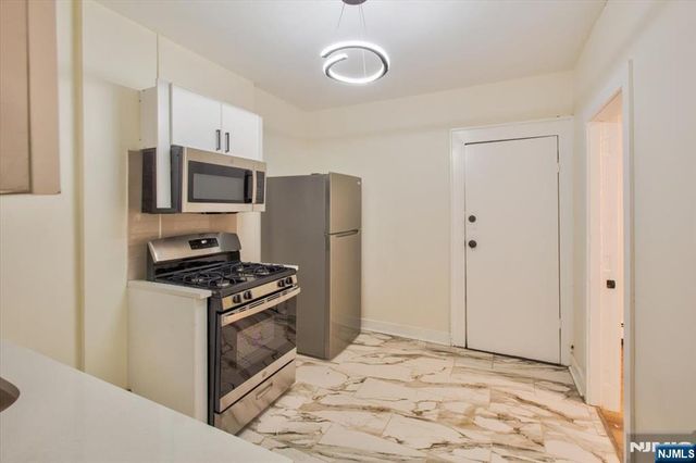 22 Edwin Place, Newark, NJ 07112