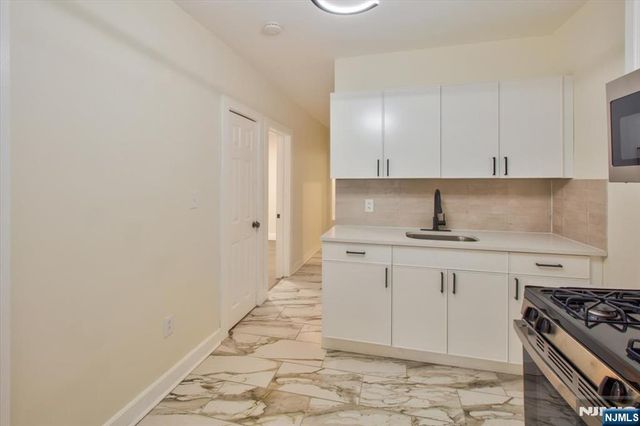 22 Edwin Place, Newark, NJ 07112