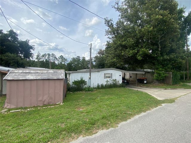 18385 SE 18TH STREET ROAD, Silver Springs, FL 34488