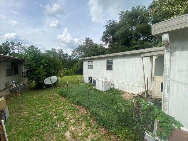 18385 SE 18TH STREET ROAD, Silver Springs, FL 34488