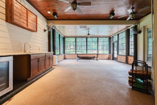 7619 Lorna Road, Montgomery, TX 77316