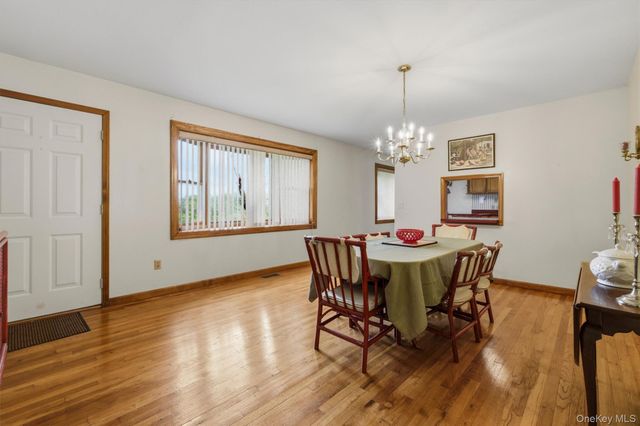 4 Chaucer Road, Staatsburg, NY 12580