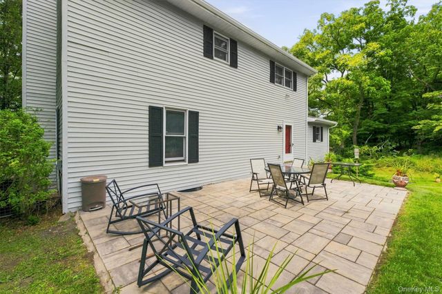 4 Chaucer Road, Staatsburg, NY 12580