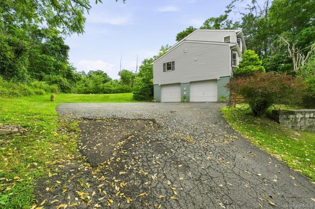 4 Chaucer Road, Staatsburg, NY 12580