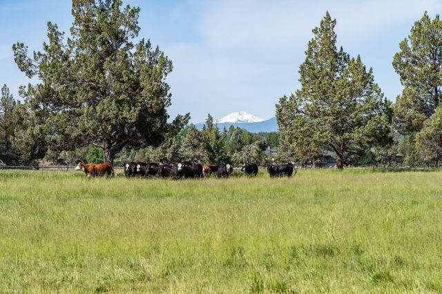 510 SW 67th Street, Redmond, OR 97756