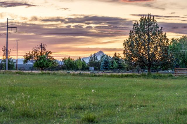 510 SW 67th Street, Redmond, OR 97756