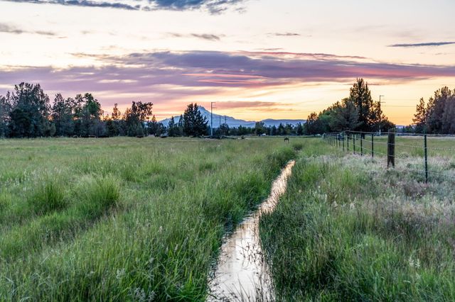 510 SW 67th Street, Redmond, OR 97756