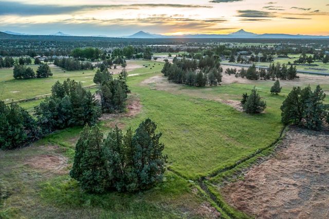 510 SW 67th Street, Redmond, OR 97756