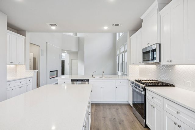 4005 Allred Drive, Heartland, TX 75114