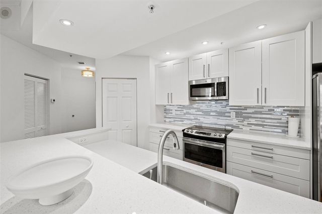 3020 NE 32nd Avenue Ph11, Fort Lauderdale, FL 33308