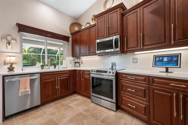 512 WARWICK DRIVE, Venice, FL 34293