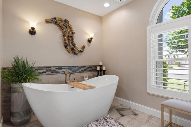 512 WARWICK DRIVE, Venice, FL 34293