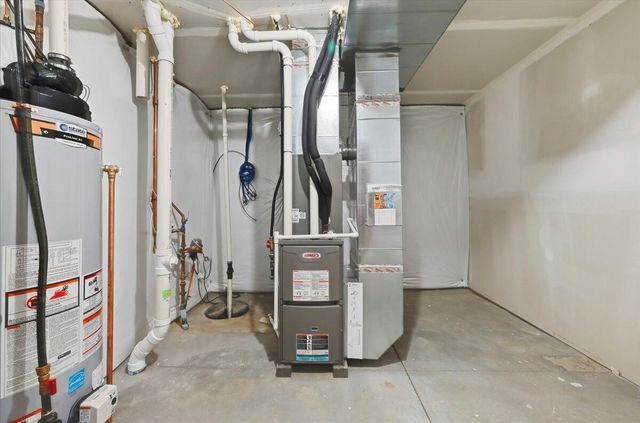 4 ALDER Circle, Council Bluffs, IA 51503