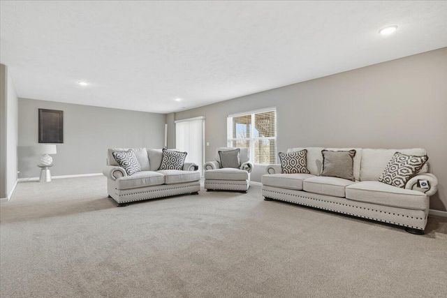 4 ALDER Circle, Council Bluffs, IA 51503