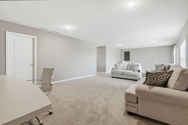 4 ALDER Circle, Council Bluffs, IA 51503