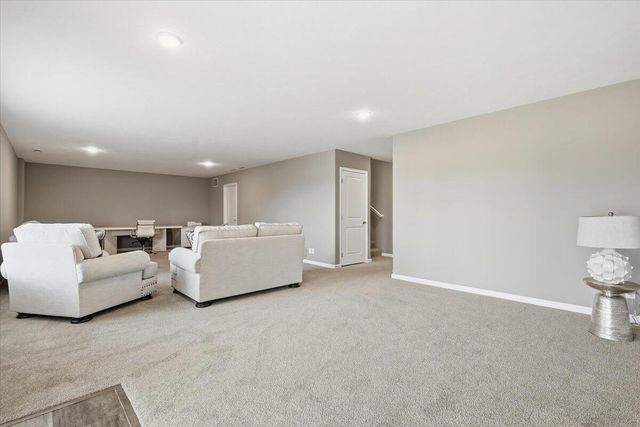 4 ALDER Circle, Council Bluffs, IA 51503