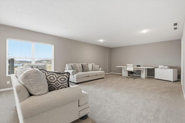 4 ALDER Circle, Council Bluffs, IA 51503