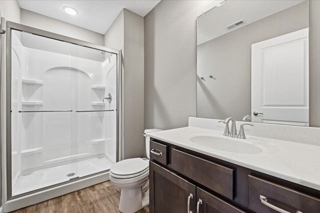 4 ALDER Circle, Council Bluffs, IA 51503