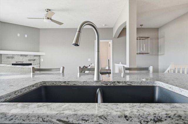 4 ALDER Circle, Council Bluffs, IA 51503