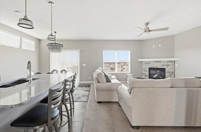 4 ALDER Circle, Council Bluffs, IA 51503