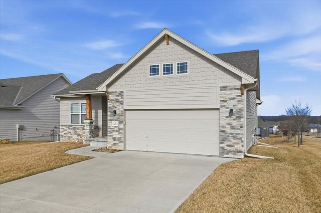 4 ALDER Circle, Council Bluffs, IA 51503