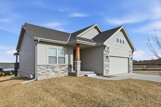 4 ALDER Circle, Council Bluffs, IA 51503