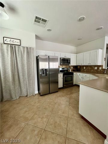 8638 Tom Noon Avenue 102, Las Vegas, NV 89178
