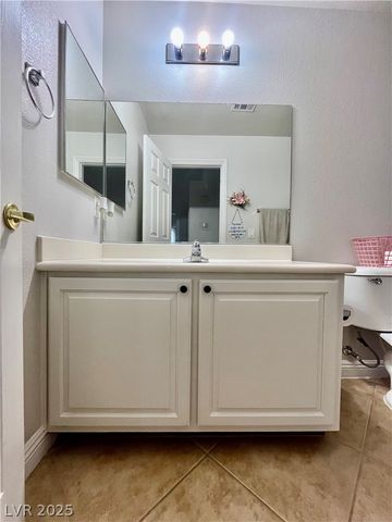 8638 Tom Noon Avenue 102, Las Vegas, NV 89178