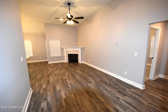 274 Flower Garden Drive, Southaven, MS 38671