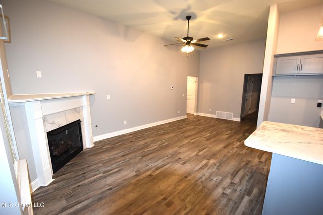 274 Flower Garden Drive, Southaven, MS 38671