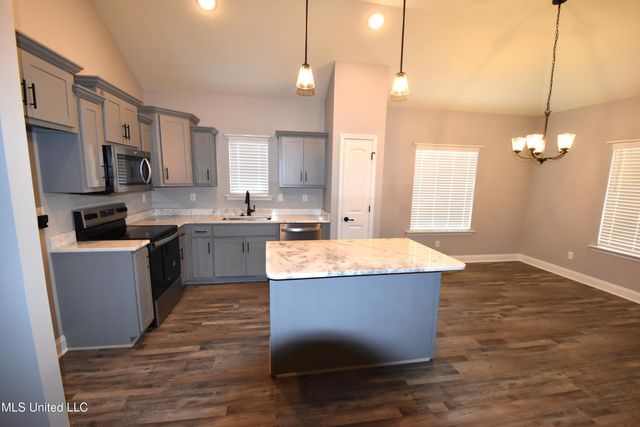 274 Flower Garden Drive, Southaven, MS 38671