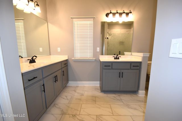 274 Flower Garden Drive, Southaven, MS 38671