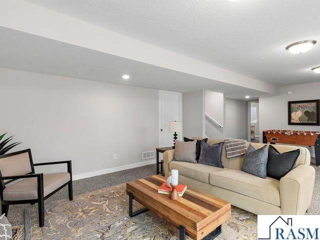 13 Kodiak Court, North Mankato, MN 56003