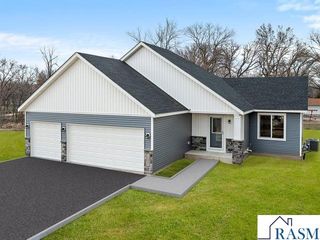 13 Kodiak Court, North Mankato, MN 56003