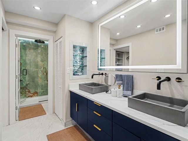 732 BAYPORT WAY, Longboat Key, FL 34228