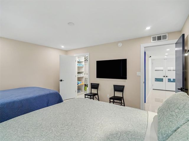 732 BAYPORT WAY, Longboat Key, FL 34228