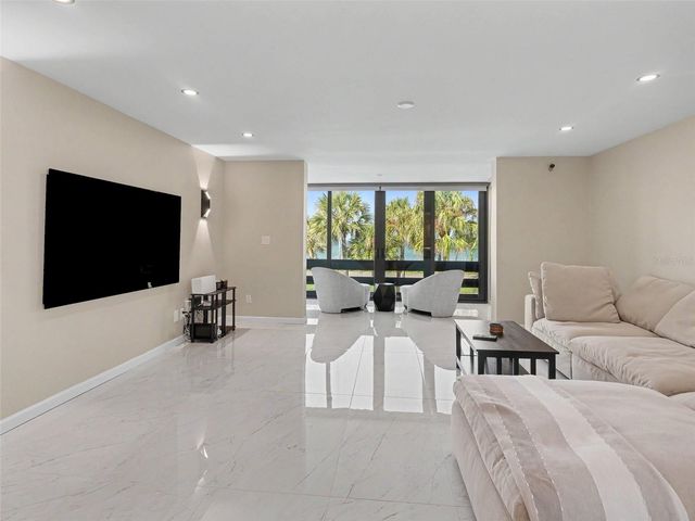 732 BAYPORT WAY, Longboat Key, FL 34228