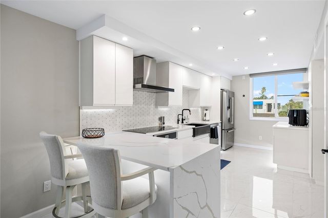 732 BAYPORT WAY, Longboat Key, FL 34228