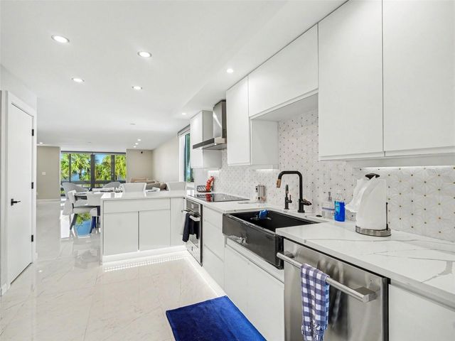 732 BAYPORT WAY, Longboat Key, FL 34228