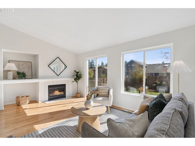 664 Se 10TH St, Troutdale, OR 97060