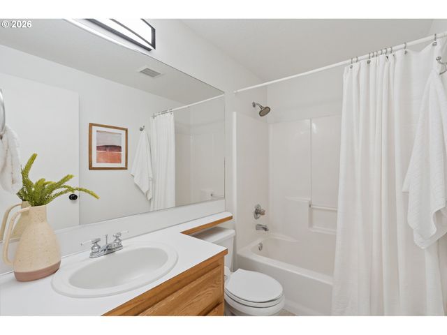 664 Se 10TH St, Troutdale, OR 97060