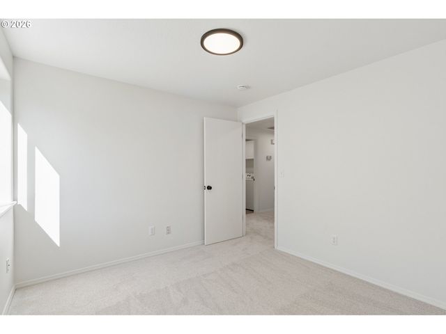 664 Se 10TH St, Troutdale, OR 97060