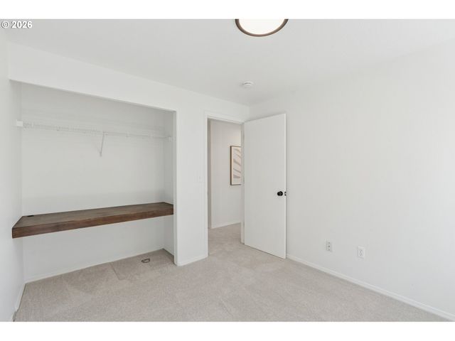 664 Se 10TH St, Troutdale, OR 97060