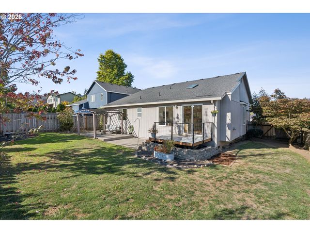 664 Se 10TH St, Troutdale, OR 97060