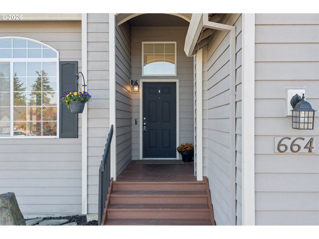 664 Se 10TH St, Troutdale, OR 97060
