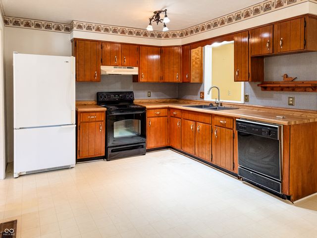 8904 Camby Road, Camby, IN 46113