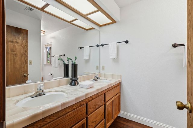 6895 Park Pl, Granite Bay, CA 95746