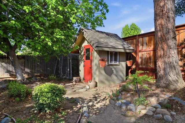 6895 Park Pl, Granite Bay, CA 95746