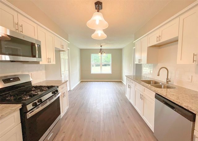 522 Irene Drive, Highlands, TX 77562